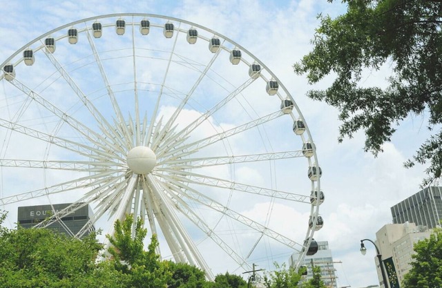 2BD/Atlanta - Downtown w/Rooftop Pool and Pool Bar!