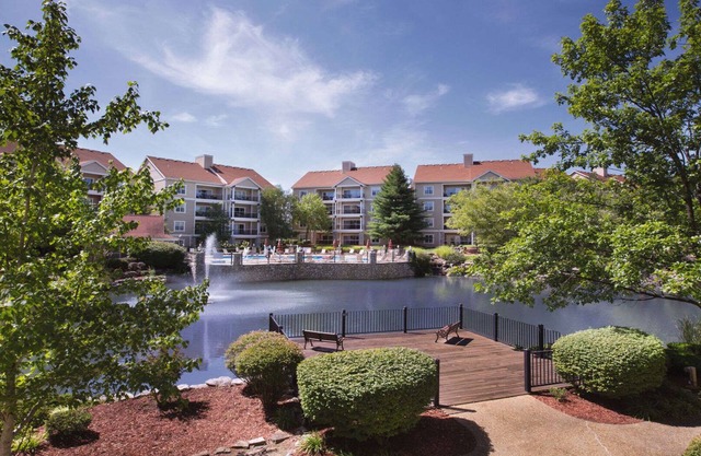 2BD Deluxe/Branson - w/Pools, Barbecue, Gym!