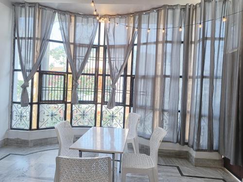2BHK Fully Air-Conditioned Apartment
