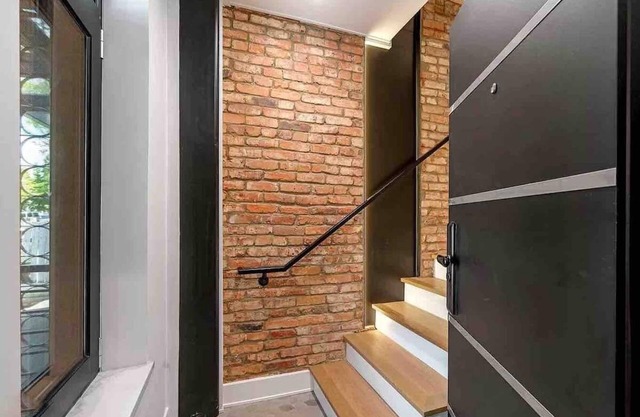 2BR/2.5BA Penthouse condo w/Rooftop & PARKING!