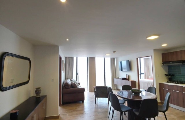 2BR 2bath condo with spectacular ocean views, balcony and early 2 PM check-in