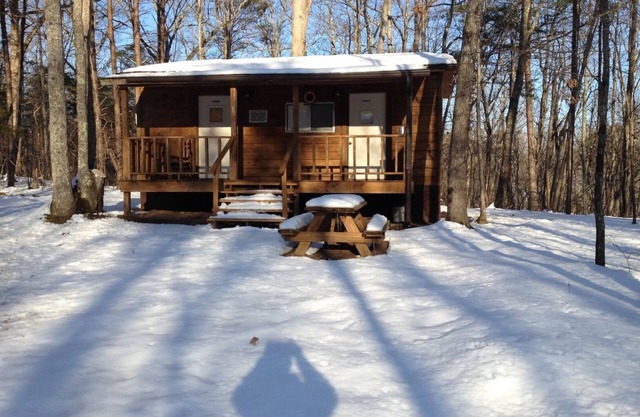 2BR Cabin in Bankhead National Forest of N Alabama