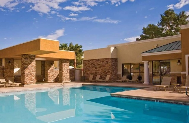 2br Condo with Access to Las Vegas Strip!