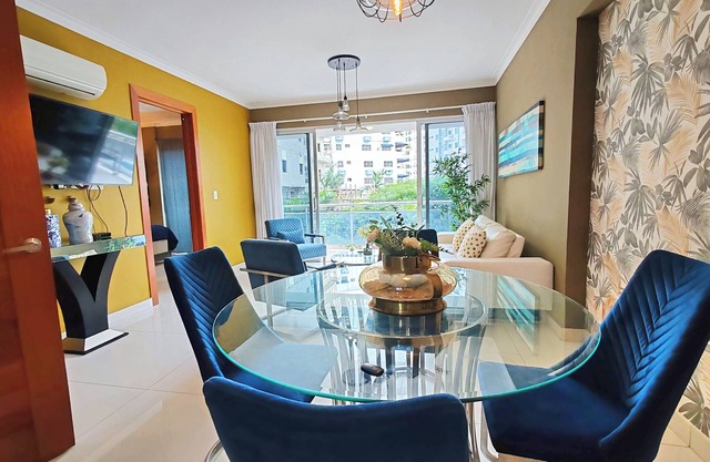 2BR Luxury Sunshine Apt 5 +Bonus