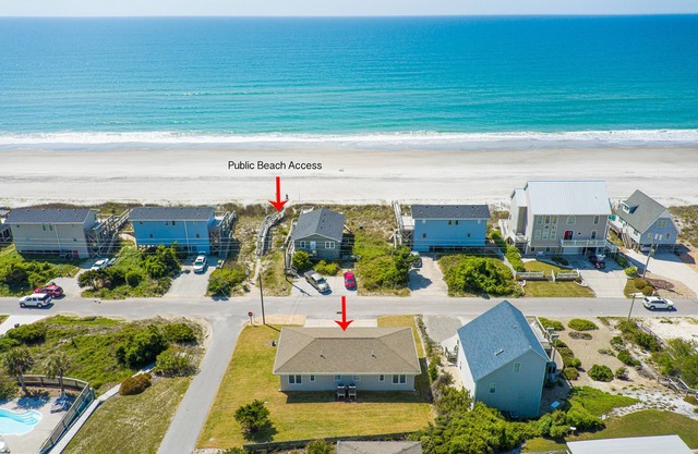 2BR oceanside duplex, steps from beach, dog friendly at no add't fee