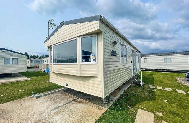 2br-sleeps6-wifi-freeparking-holidaypark