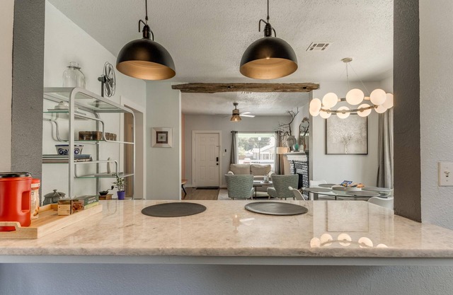 2BR Stylish Retreat in Midtown