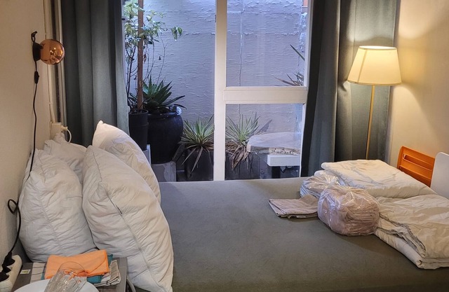 2mx4m room with 1mx1m bathroom