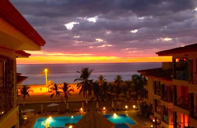 2n floor Condo with ocean view, wifi, pool, kitchen, 3 bedrooms, 2.5 bath, Jaco