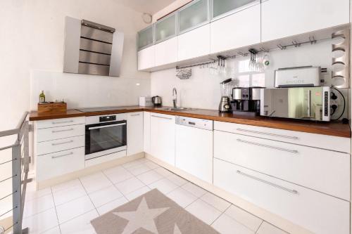 2ndhomes Gorgeous 2BR Apartment with Sauna in 2 floors