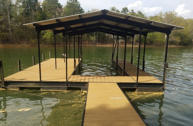 3-074 Songbird/Sleeps 6/Private Covered Dock/WiFi/Pets Welcome Lakefront