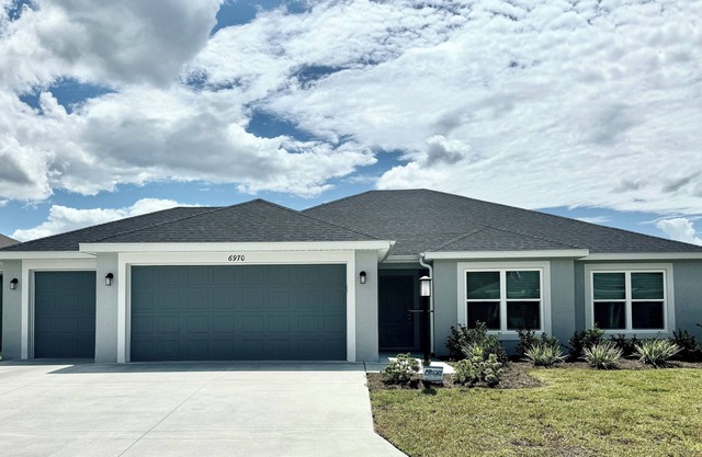 3/2 in The Village of Lake Denham