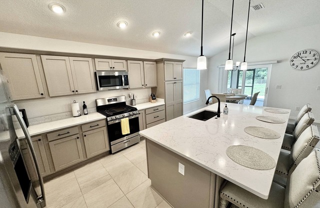 3/2 in The Village of Lake Denham