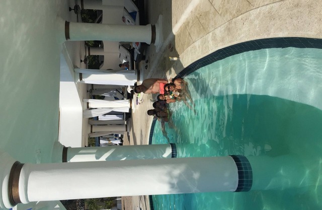 3 - 4 Bdrm Villas w/Gold VIP All Inclusive