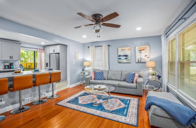 3 Bdrm Close to Downtown High Point & Dog Friendly