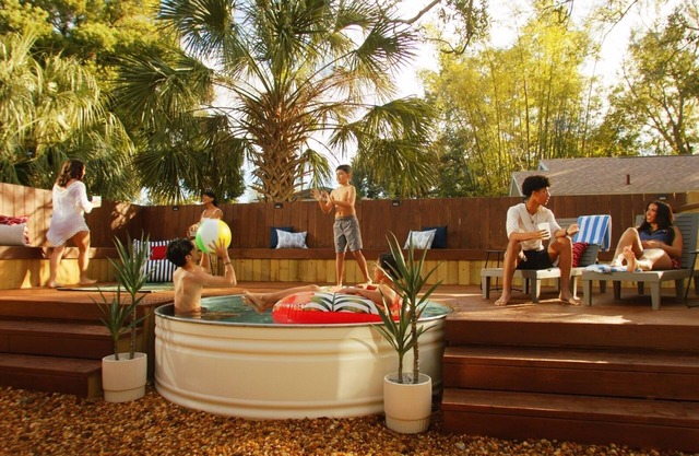 3 bed, 2 bath - long stays welcome! House with pool and fenced backyard minutes from St Pete & Tampa