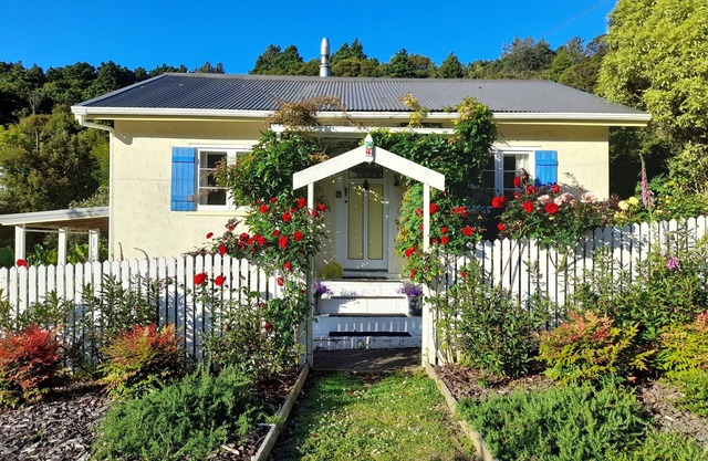 3 bed country cottage