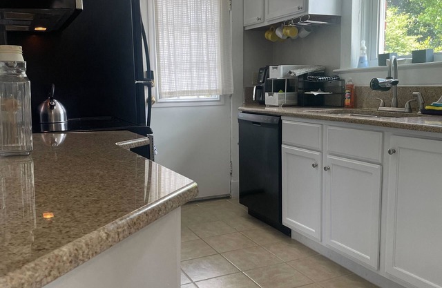 3 BED - Historic Modern Townhome