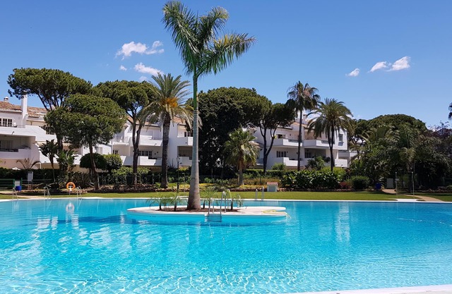 3 bed luxury beach side apartment