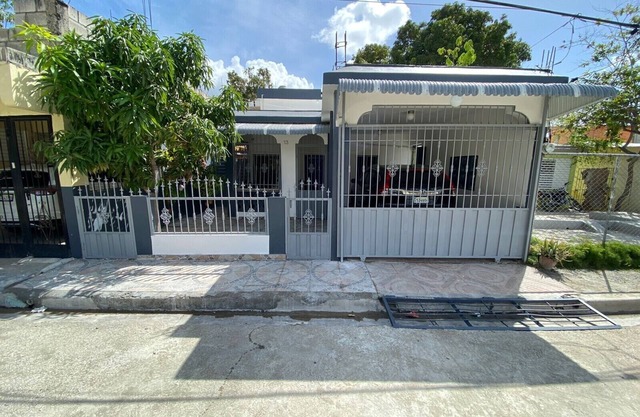 3 bedrooms- 2 bathrooms home in residential area