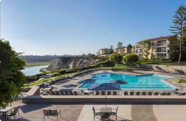 3 bedroom 1600sqft Beauty near Newport Beach and Fashion Island