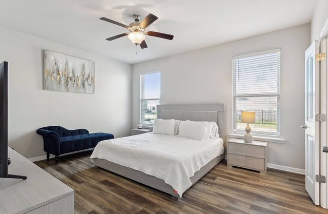 3 bedroom/2 bath with Water front views