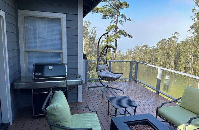 3 Bedroom/3 bath Ocean View w/private Hot Tub, long term ok