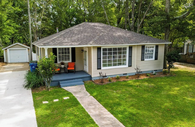 3-bedroom/3 bathroom Southern Cottage in the center of everything.