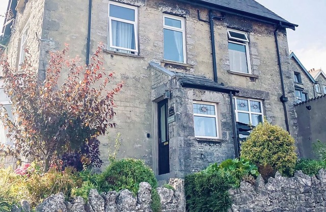3 bedroom accommodation in Grange-over-Sands
