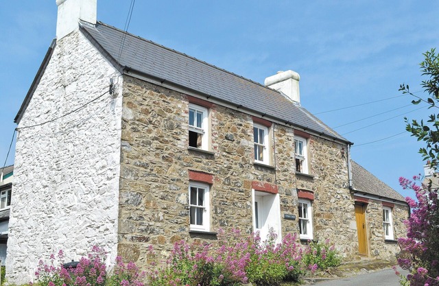 3 bedroom accommodation in Trefin, near St. David&rsquo;s