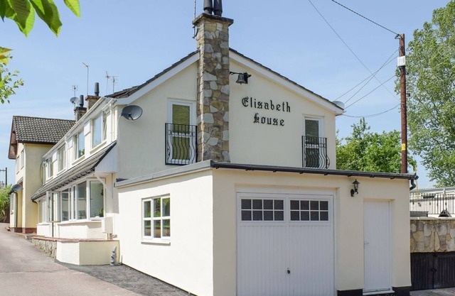 3 bedroom accommodation in Weston Rhyn