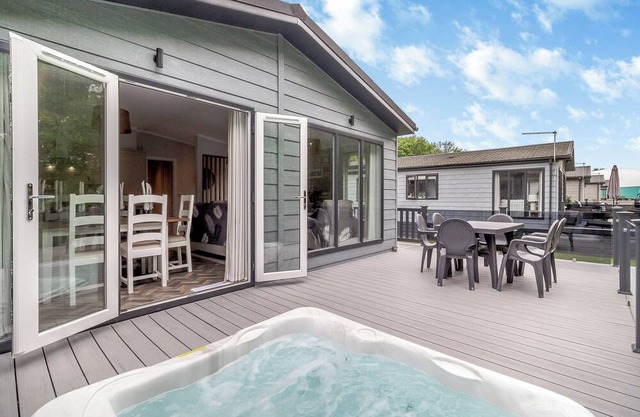 3 bedroom accommodation in Earls Colne, Colchester