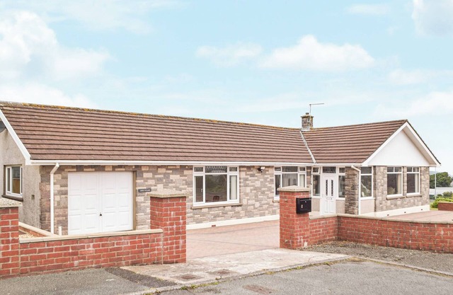 3 bedroom accommodation in Fishguard