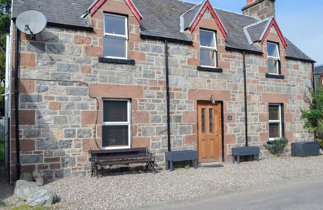 3 bedroom accommodation in Drumnadrochit, near Inverness