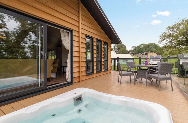 3 bedroom accommodation in Narberth