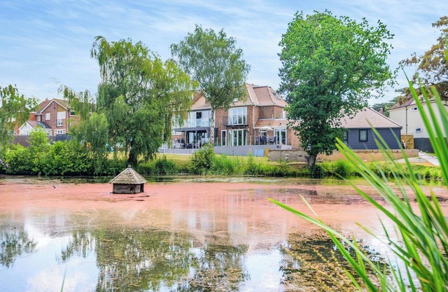 3 bedroom accommodation in Fareham