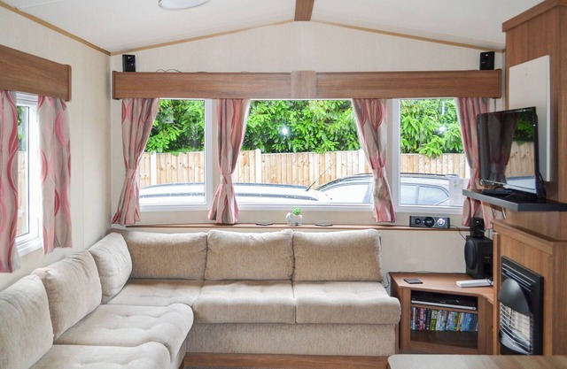 3 bedroom accommodation in Chapel Hill, near Lincoln