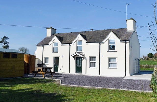 3 bedroom accommodation in Llaneilian, near Amlwch
