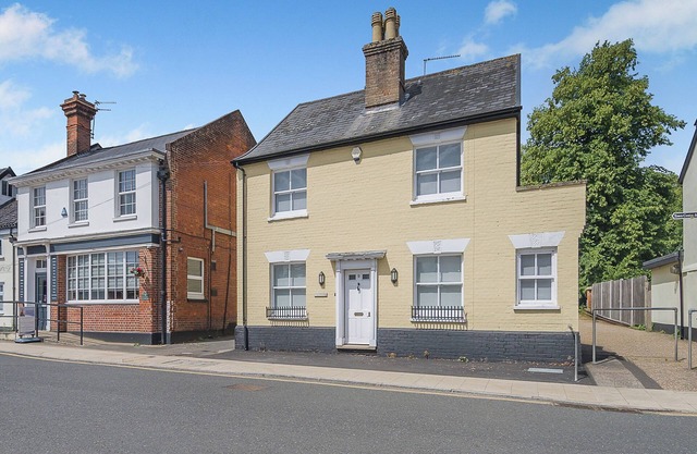 3 bedroom accommodation in Diss