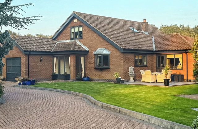 3 bedroom accommodation in Ottringham, near Withernsea