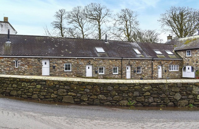 3 bedroom accommodation in Roch