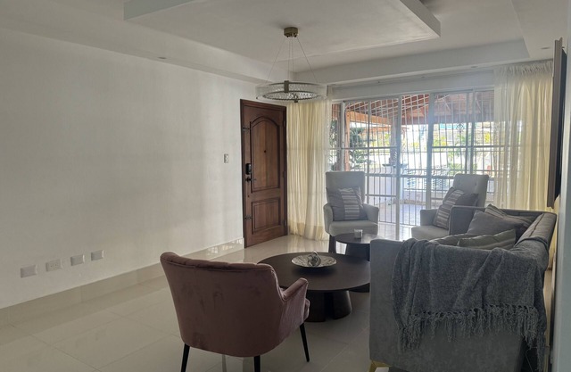 3-Bedroom Apartment in Mirador Norte/Bella Vista - Wifi, Wash/Dryer, Master Bdrm