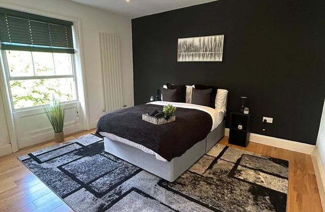 3-bedroom apartment with WiFi and parking