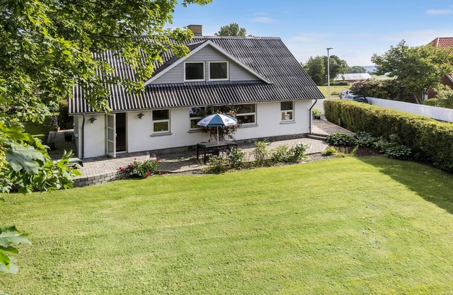 3 bedroom beautiful home in Roslev