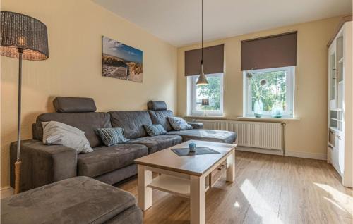 3 Bedroom Beautiful Home In Ockholm