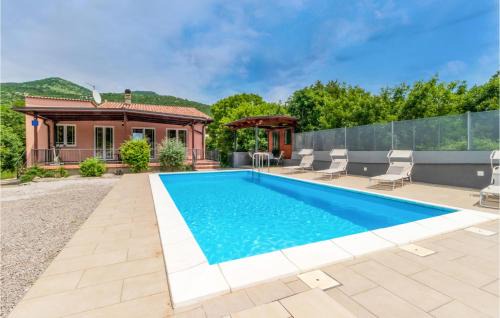 3 Bedroom Cozy Home In Hreljin