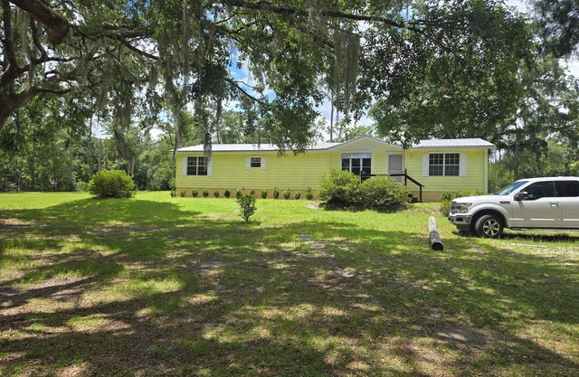 3-bedroom home in rural Lake City near the Suwannee River and the Florida Trail