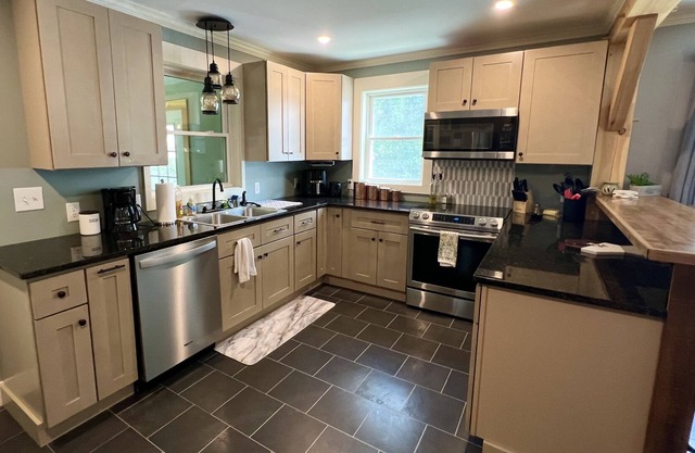 3 Bedroom Home on the Whetstone Brook