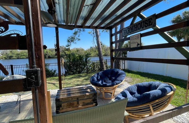 3-Bedroom House with Lake View in Port Richey