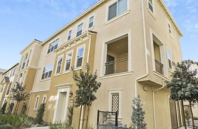 3 Bedroom Single family L-457398 by Houzlet